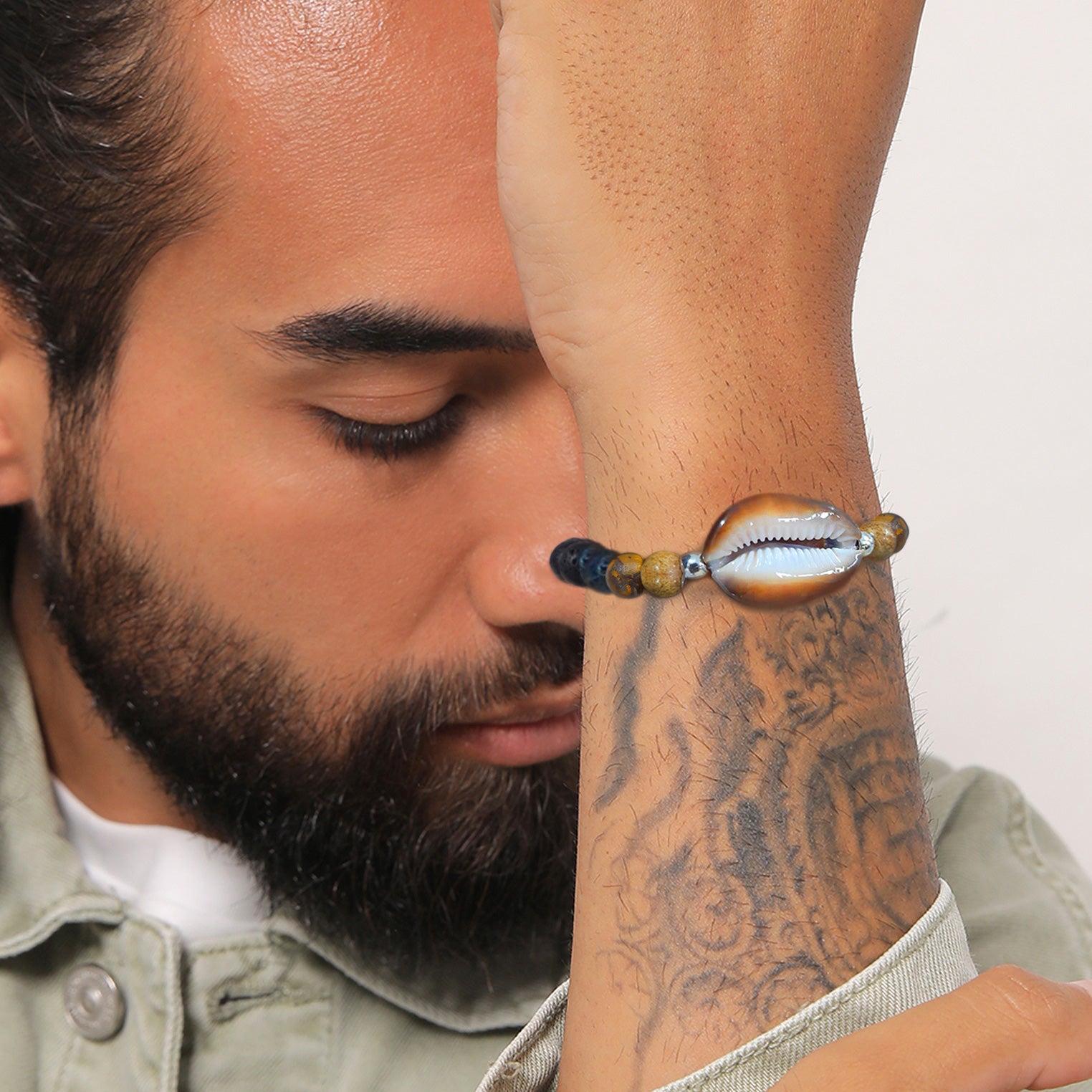 Schwarz - KUZZOI | Armband Kauri Muschel | Tigerauge, Lava Perlen | 925er Sterling Silber