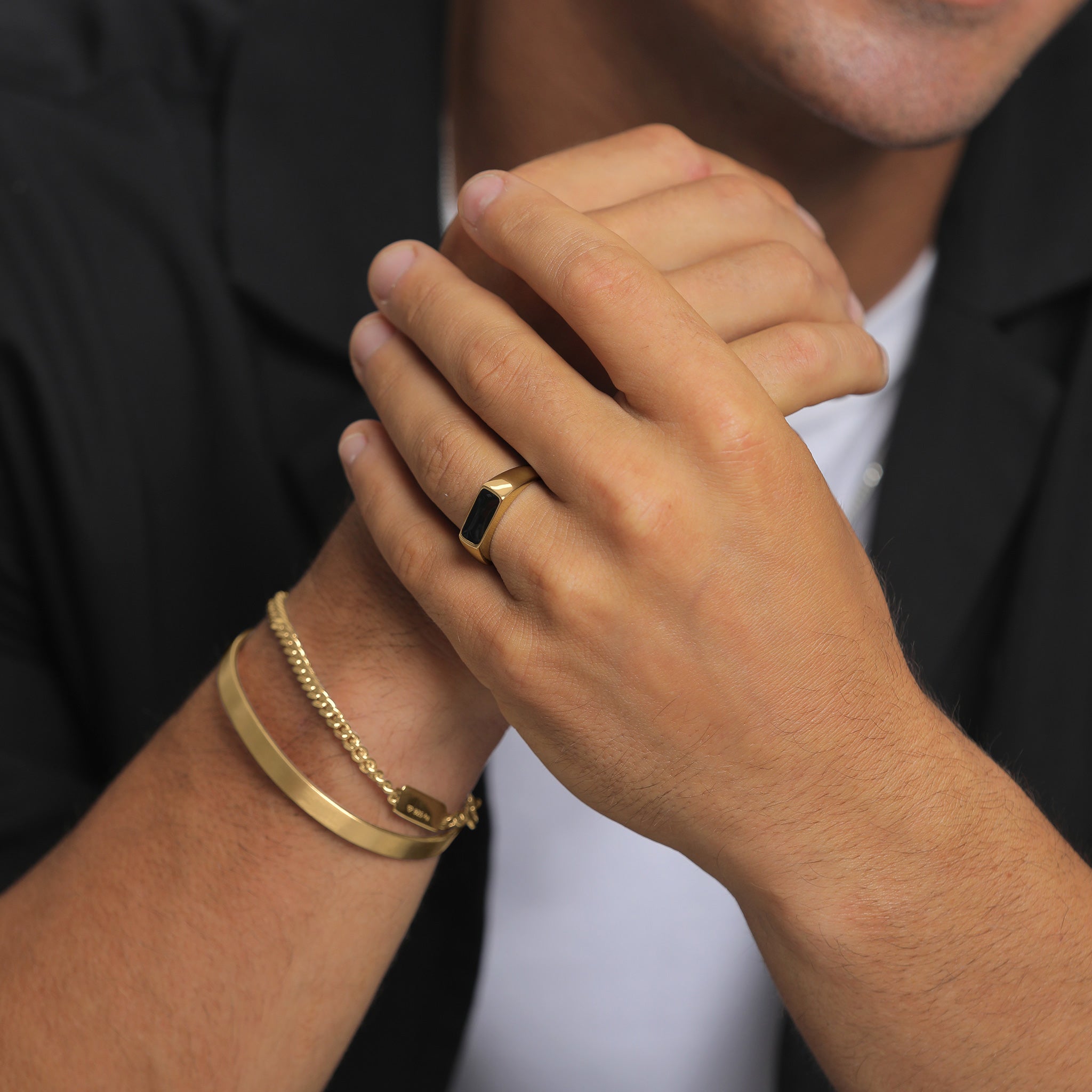 Gold - KUZZOI | Siegelring Rechteck | Emaille (Schwarz) | 925 Sterling Silber vergoldet