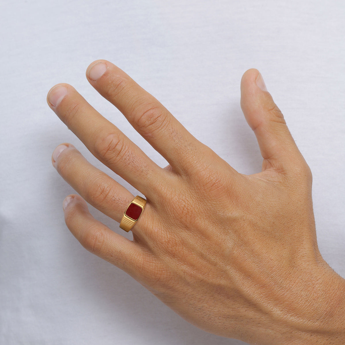 Gold - KUZZOI | Siegelring | Emaille Rot | 925 Sterling Silber vergoldet